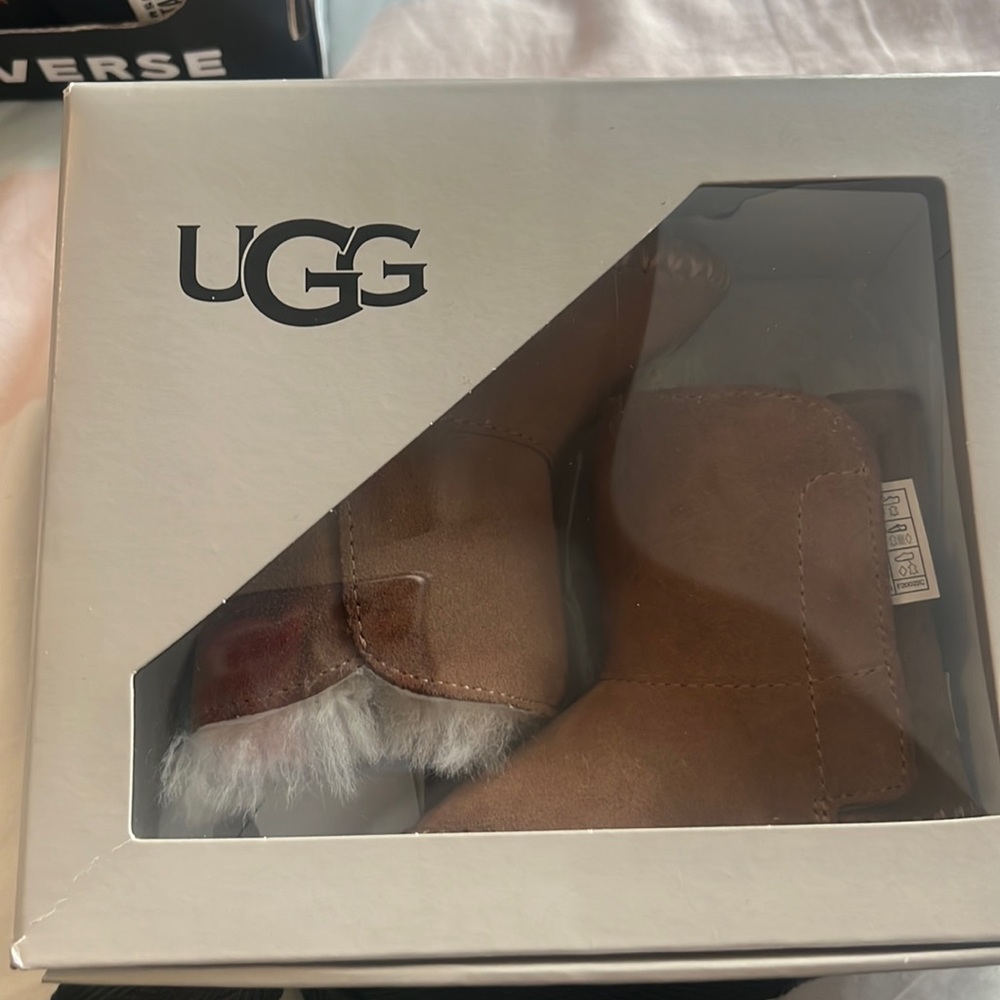 Brand new gender neutral uggs